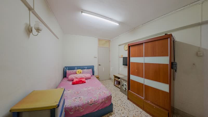 180 Ang Mo Kio Avenue 5, 180 Ang Mo Kio Avenue 5, 2 Bedrooms, 732 sqft, HDB Flat For Sale, by Nazriff ., 500115085 - Master Bedroom - PropertyGuru.com.sg