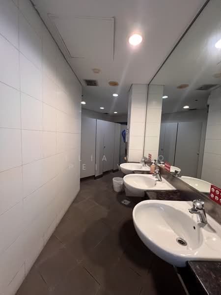 Office Spaces For Lease In The East!, , 220 sqft, Office For Rent, by Delia Woo Pei Yin, 500115091 - Bathroom - CommercialGuru.com.sg