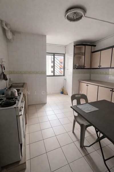 831 Hougang Central, 831 Hougang Central, 3 Bedrooms, 1,119 sqft, HDB Flat For Sale, by Nick Lim, 500115099 - Kitchen - PropertyGuru.com.sg