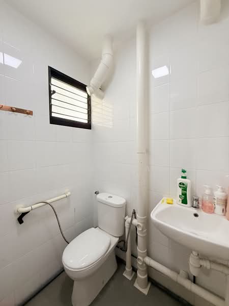 519 Bedok North Avenue 1, 519 Bedok North Avenue 1, 2 Bedrooms, 721 sqft, HDB Flat For Sale, by Nadiah Nasir, 500115101 - PropertyGuru.com.sg