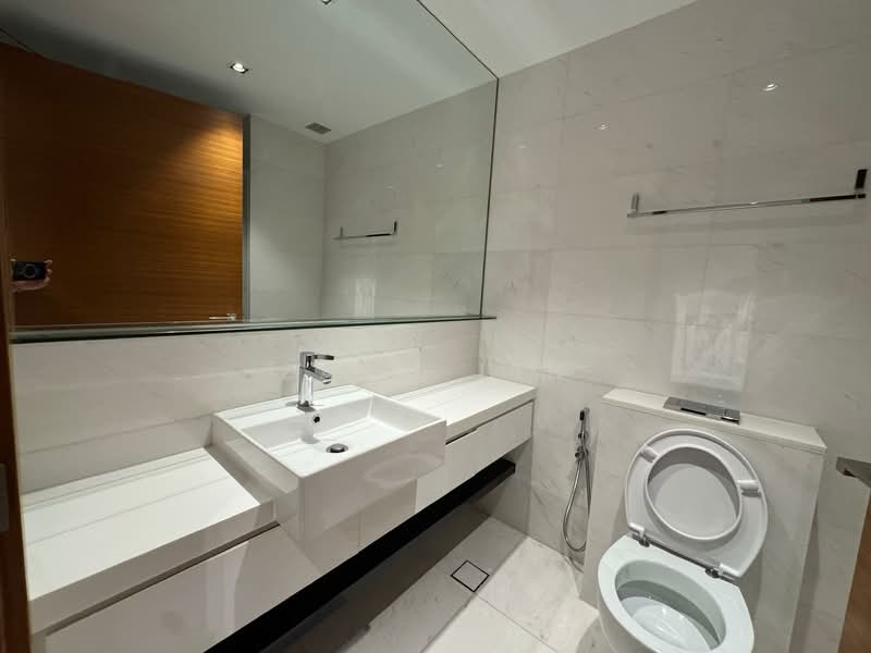 Altez, 16 Enggor Street, 2 Bedrooms, 1,109 sqft, Condominium For Sale, by Zach Lin, 500115105 - Bathroom - PropertyGuru.com.sg