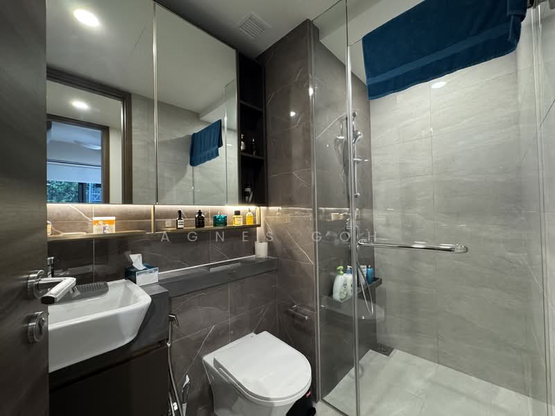 The Florence Residences, 85 Hougang Avenue 2, 2 Bedrooms, 667 sqft, Condominium For Rent, by Agnes Goh, 500115123 - Bathroom - PropertyGuru.com.sg