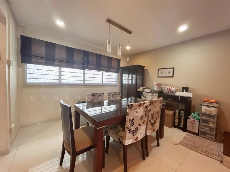121 Bukit Batok Central, 121 Bukit Batok Central, 4 Bedrooms, 1,615 sqft, HDB Flat For Sale, by OHMYHOME PTE LTD, 500115126 - Dining Room - PropertyGuru.com.sg