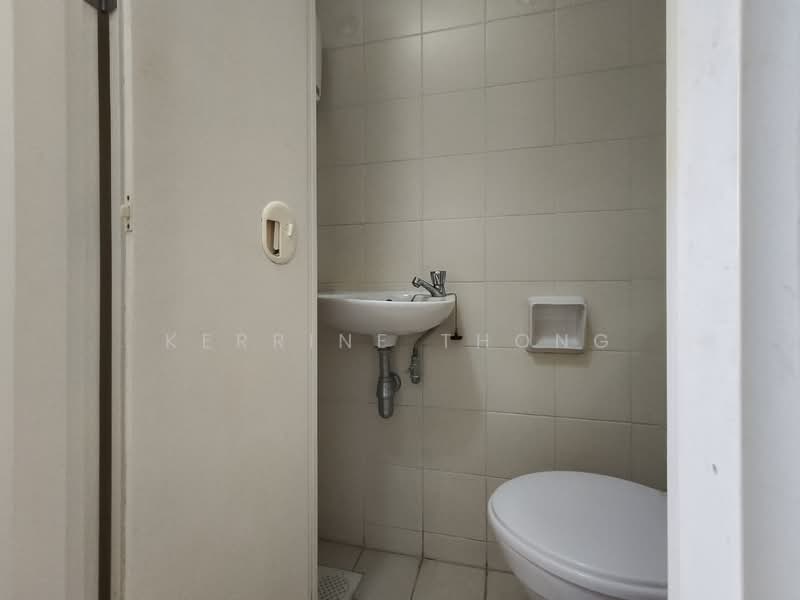 The Madeira, 50 Bukit Batok Street 31, Room Rental, 130 sqft, Condominium For Rent, by Kerrine Thong, 500115131 - Bathroom - PropertyGuru.com.sg