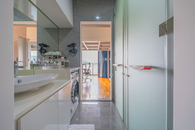 SUPER CHEAP 2 BEDDER IN UPPER BT TIMAH! SELLNG BELOW VALUATION, , 2 Bedrooms, 678 sqft, Condominium For Sale, by Yian Wong, 500115132 - PropertyGuru.com.sg