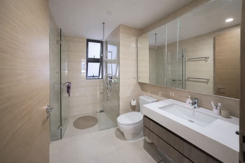The Palette, 103 Pasir Ris Grove, 4 Bedrooms, 1,152 sqft, Condominium For Sale, by Valerie Tan, 500115142 - Bathroom - PropertyGuru.com.sg