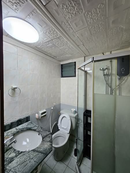 Simsville, 2 Geylang East Avenue 2, Room Rental, 300 sqft, Condominium For Rent, by Helen Xu, 500115169 - Bathroom - PropertyGuru.com.sg