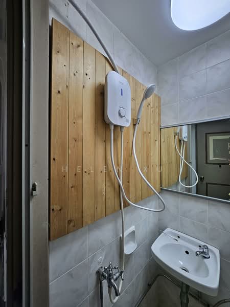 Simsville, 2 Geylang East Avenue 2, Room Rental, 300 sqft, Condominium For Rent, by Helen Xu, 500115169 - Bathroom - PropertyGuru.com.sg