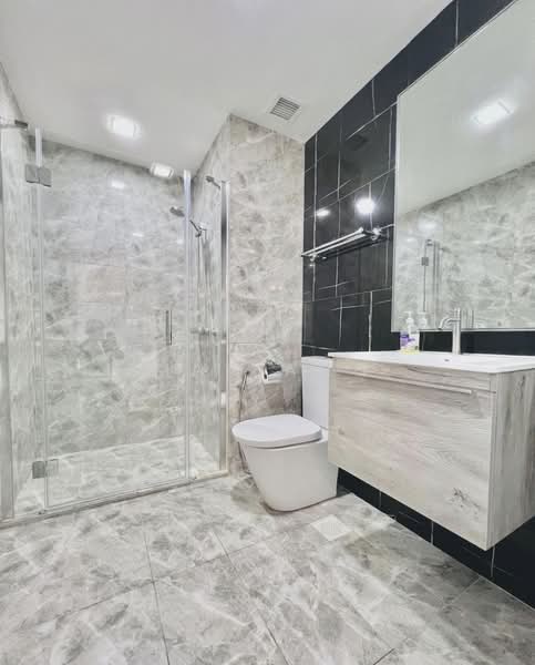 The Santorini, 21 Tampines Street 86, 1 Bedroom, 463 sqft, Condominium For Sale, by Max Ang, 500115176 - Bathroom - PropertyGuru.com.sg