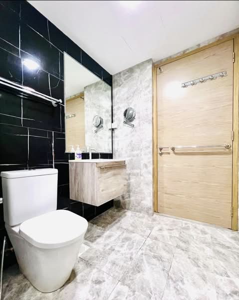 The Santorini, 21 Tampines Street 86, 1 Bedroom, 463 sqft, Condominium For Sale, by Max Ang, 500115176 - Bathroom - PropertyGuru.com.sg