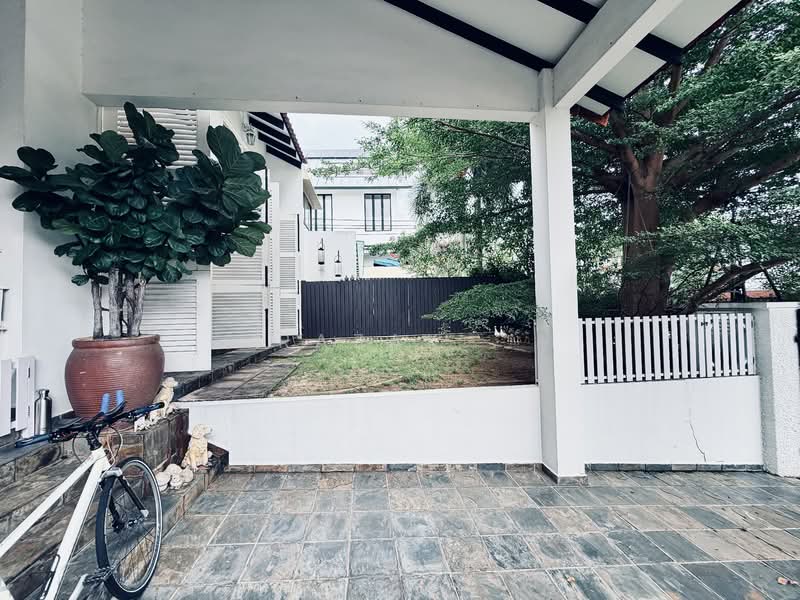 A Private Sanctuary — Single Storey Living with 11m Ceiling Volume, Siglap Avenue South, Frankel Avenue, Siglap Drive, 4 Bedrooms, 2,500 sqft, Semi-Detached House For Sale, by Razak ., 500115185 - Exterior - PropertyGuru.com.sg