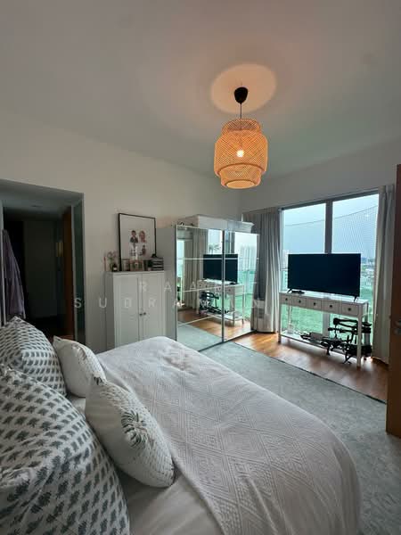 For Sale - 4 Bedroom Freehold condo at Mount Sinai below $1500psf