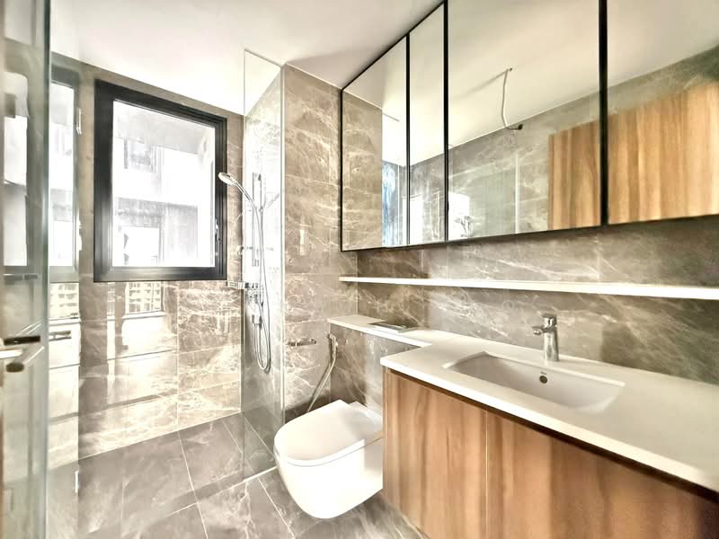 Lentor Modern, 7 Lentor Central, 3 Bedrooms, 1,109 sqft, Condominium For Sale, by Kenneth Yeo, 500115209 - Bathroom - PropertyGuru.com.sg