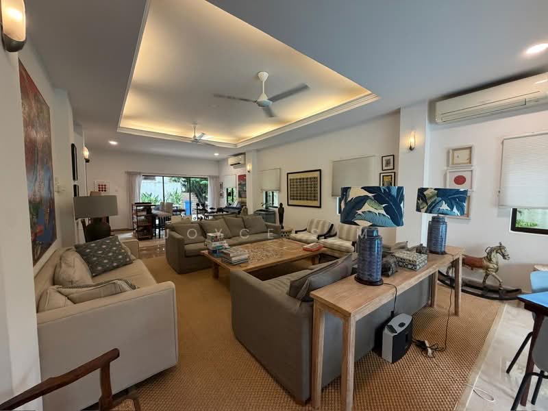 For Rent - Conveniently located. Lush greenery with courtyard