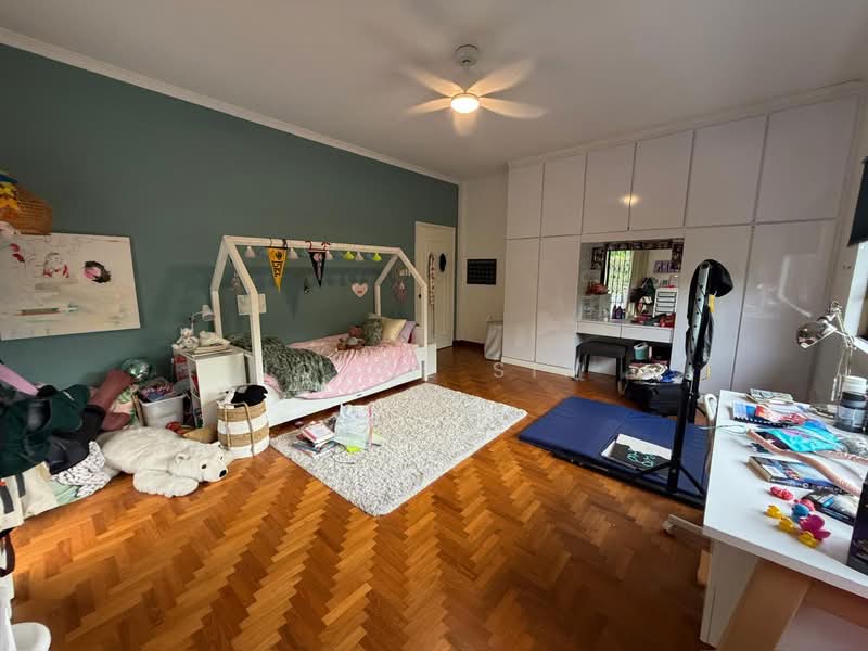 Conveniently located. Lush greenery with courtyard, Sixth Avenue. Lim Tai See, Coronation road, 6 Bedrooms, 6,000 sqft, Bungalow House For Rent, by Joyce Sim, 500115211 - Bedroom - PropertyGuru.com.sg