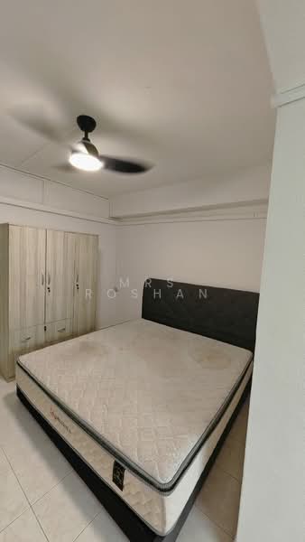 445 Hougang Avenue 8, 445 Hougang Avenue 8, 3 Bedrooms, 1,130 sqft, HDB Flat For Rent, by Mrs Roshan, 500115216 - Bedroom - PropertyGuru.com.sg