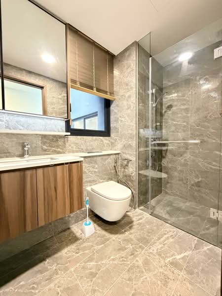 Cheap, move in condition, no extension, unblock landed and nature view, MRT and mall below, , 4 Bedrooms, 990 sqft, Condominium For Sale, by Don Cheng, 500115221 - PropertyGuru.com.sg