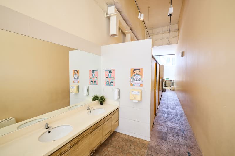 ❤️Strong Tenant Profile & Stable Cashflow. Ground Frontage With High Footfall, Tembeling Road / East Coast Road / Joo Chiat Road / Katong, 4,736 sqft, Mall Shop For Sale, by Alvin Tan, 500115225 - Bathroom - CommercialGuru.com.sg