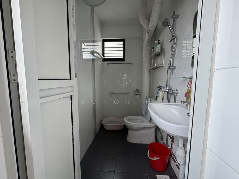 804 Yishun Ring Road, 804 Yishun Ring Road, Room Rental, 130 sqft, HDB Flat For Rent, by Hector Ho, 500115272 - Bathroom - PropertyGuru.com.sg