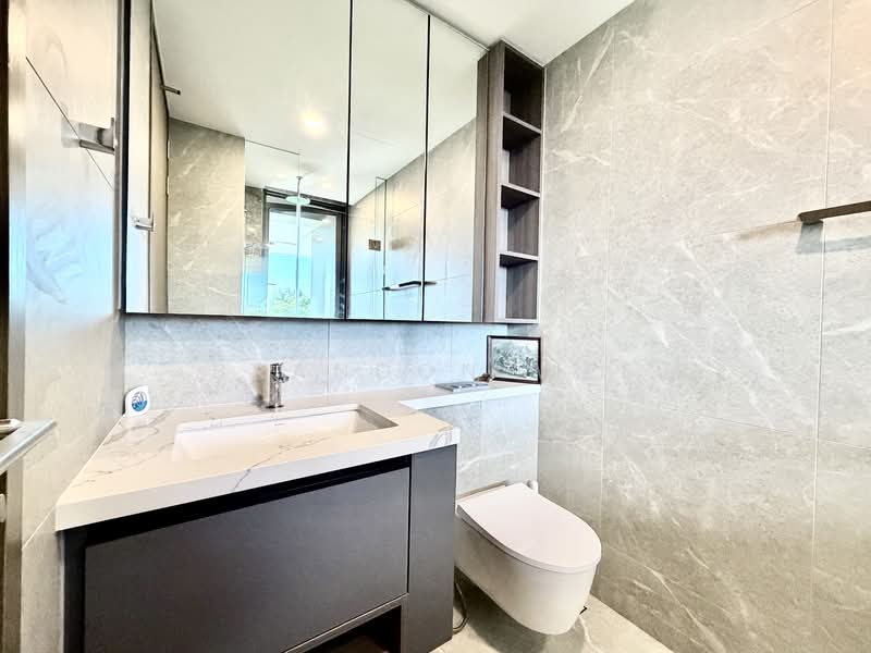 One-North Eden, 8 Slim Barracks Rise, 2 Bedrooms, 786 sqft, Condominium For Sale, by Brandon Wee, 500115278 - Master Bathroom - PropertyGuru.com.sg