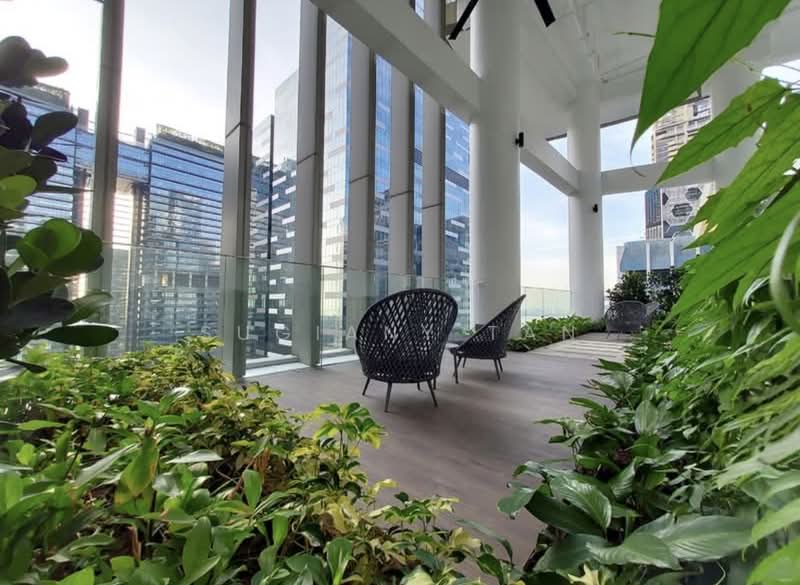One Shenton, 1 Shenton Way, 3 Bedrooms, 1,593 sqft, Condominium For Sale, by Sugiany Tan, 500115283 - Balcony - PropertyGuru.com.sg