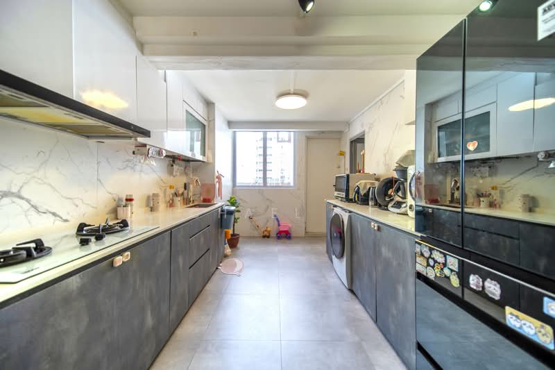 26 Toa Payoh East, 26 Toa Payoh East, 2 Bedrooms, 721 sqft, HDB Flat For Sale, by Michael Ooi, 500115285 - Kitchen - PropertyGuru.com.sg