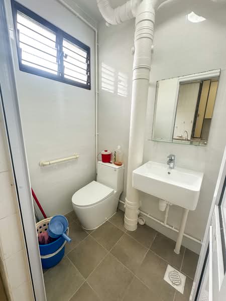 101 Simei Street 1, 101 Simei Street 1, 3 Bedrooms, 1,119 sqft, HDB Flat For Sale, by Aaron Liong, 500115286 - Bathroom - PropertyGuru.com.sg