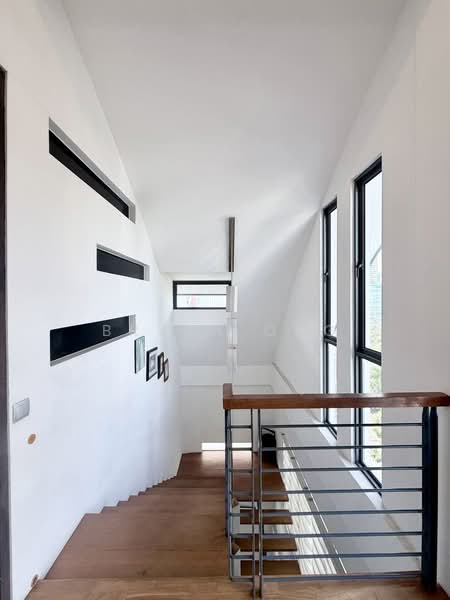 Must Sell! Opera Estate Renovated Corner Terrace, Rienzi Street, Aida Street, Siglap Road, 6 Bedrooms, 3,300 sqft, Corner Terrace For Sale, by Bryan Ong, 500115287 - Interior - PropertyGuru.com.sg