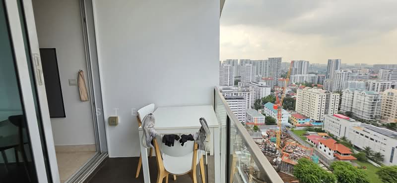 Eight Riversuites, 2 Whampoa East, 1 Bedroom, 441 sqft, Condominium For Rent, by Stella S Sim, 500115291 - Balcony - PropertyGuru.com.sg