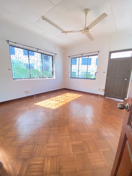 Pasir Panjang Hill, Pasir Panjang Hill, 5 Bedrooms, 5,000 sqft, Detached House For Rent, by Emdy Koh, 500115303 - Bedroom 3 - PropertyGuru.com.sg