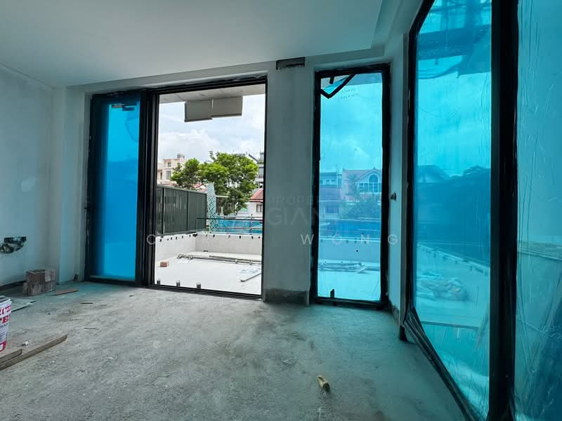 ❤️GIANT⚡️Brand New 3 Lvls Inter-Terrace w Attic at Hillview Green Estate, Elizabeth Drive/ Jalan Zamrud/ Hillview Avenue, 5 Bedrooms, 3,875 sqft, Terraced House For Sale, by Caryn Wong, 500115305 - Balcony - PropertyGuru.com.sg