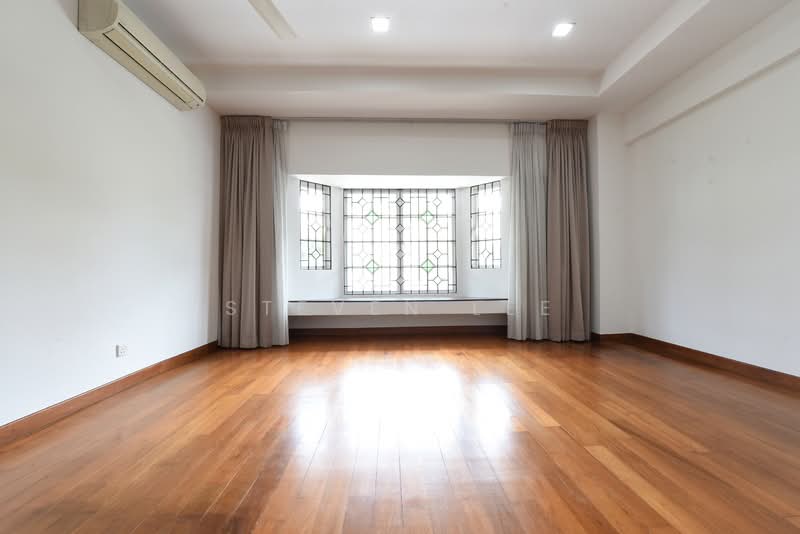 Gentle Villas, 71 Gentle Drive, 5 Bedrooms, 7,382 sqft, Semi-Detached House For Rent, by Steven Lee, 500115314 - Living Room - PropertyGuru.com.sg