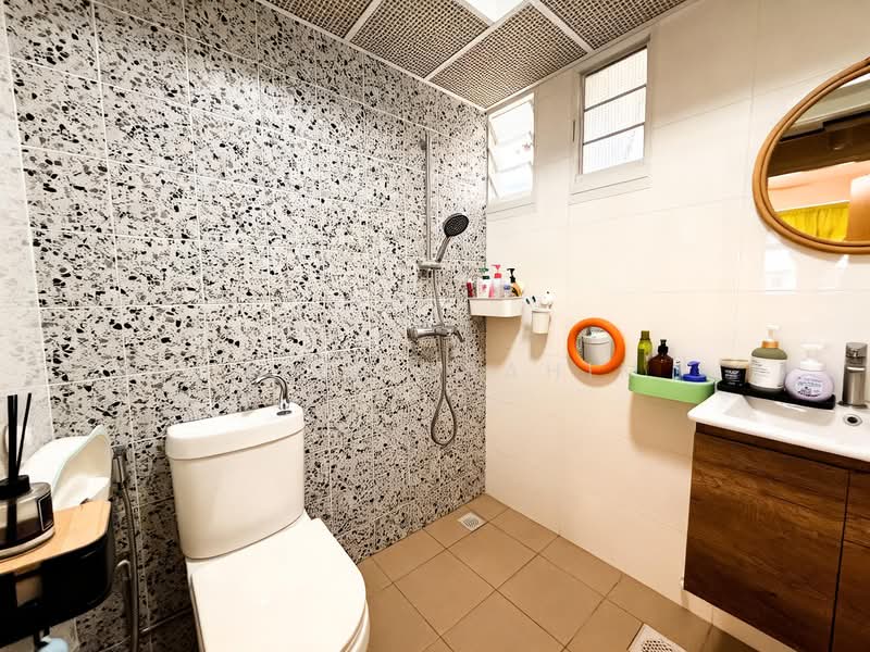 620A Tampines Street 61, 620A Tampines Street 61, 3 Bedrooms, 1,001 sqft, HDB Flat For Sale, by Faizal Rahim, 500115324 - Bathroom - PropertyGuru.com.sg