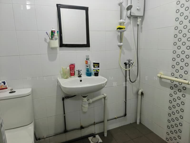 167 Yishun Ring Road, 167 Yishun Ring Road, 3 Bedrooms, 900 sqft, HDB Flat For Rent, by William Sim Chen Hong 沈宸鋐, 500115326 - Bathroom - PropertyGuru.com.sg