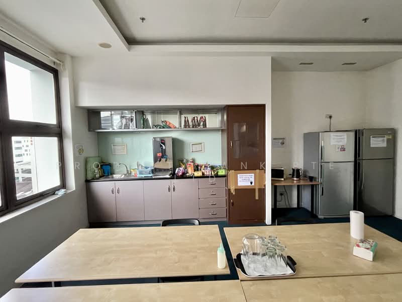 Prime Fitted Business Space Minutes from Tai Seng MRT, , 18,000 sqft, Light Industrial (B1) For Rent, by EDITH, 500115327 - Kitchen - CommercialGuru.com.sg