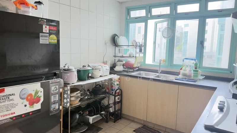 Ballota Park Condo, 152 Mariam Way, 3 Bedrooms, 1,475 sqft, Condominium For Sale, by ZAZALI MOHAMED, 500115330 - Kitchen - PropertyGuru.com.sg
