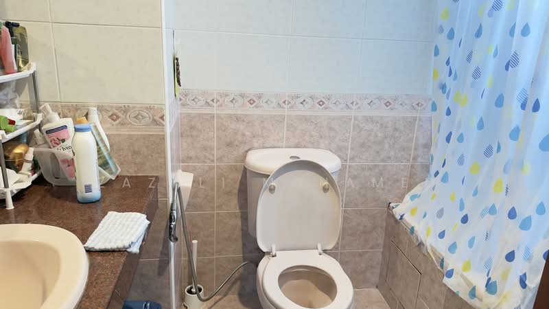 Ballota Park Condo, 152 Mariam Way, 3 Bedrooms, 1,475 sqft, Condominium For Sale, by ZAZALI MOHAMED, 500115330 - Bathroom - PropertyGuru.com.sg