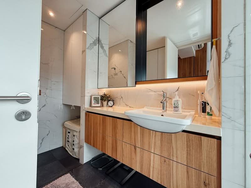 1 Moulmein Rise, 1 Moulmein Rise, 3 Bedrooms, 1,259 sqft, Apartment For Sale, by Han Hui Ying, 500115337 - Bathroom - PropertyGuru.com.sg