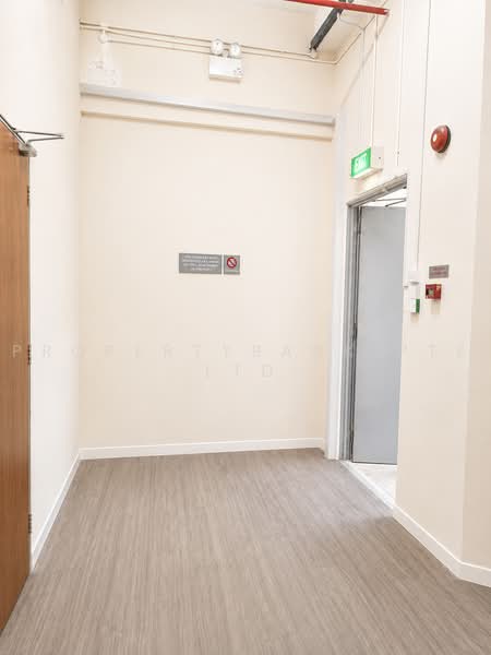 Move-In Ready Business Space Steps from Tai Seng MRT, Eunos / Geylang / Paya Lebar, 4,000 sqft, Light Industrial (B1) For Rent, by SHARON, 500115347 - Corridor - CommercialGuru.com.sg