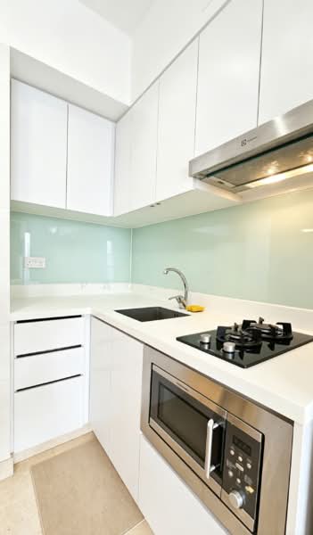 Eight Riversuites, 2 Whampoa East, 2 Bedrooms, 700 sqft, Condominium For Rent, by Paul Ng, 500115354 - Kitchen - PropertyGuru.com.sg