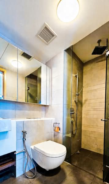 Eight Riversuites, 2 Whampoa East, 2 Bedrooms, 700 sqft, Condominium For Rent, by Paul Ng, 500115354 - Bathroom - PropertyGuru.com.sg