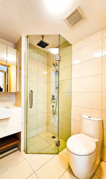 Eight Riversuites, 2 Whampoa East, 2 Bedrooms, 700 sqft, Condominium For Rent, by Paul Ng, 500115354 - Bathroom - PropertyGuru.com.sg