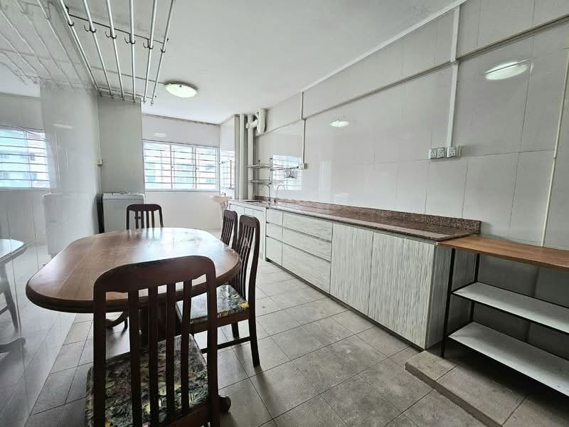 262 Tampines Street 21, 262 Tampines Street 21, 2 Bedrooms, 796 sqft, HDB Flat For Rent, by Vivian Chen, 500115364 - Kitchen - PropertyGuru.com.sg