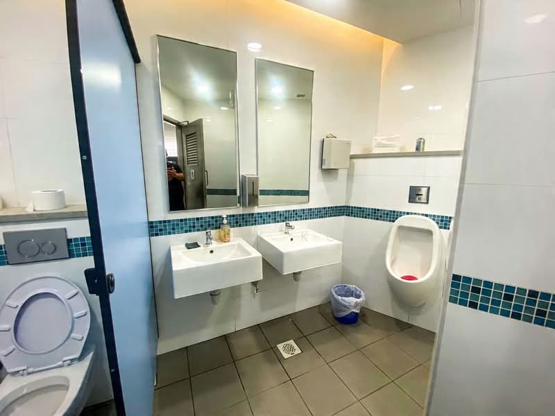 St Andrew's Centre, 250 Tanjong Pagar Road, 2,831 sqft, Office For Rent, by Emdy Koh, 500115368 - Bathroom - CommercialGuru.com.sg