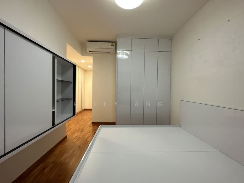 Double Bay Residences, 21D Simei Street 4, 3 Bedrooms, 1,313 sqft, Condominium For Sale, by Riley Ang, 500115371 - Bedroom - PropertyGuru.com.sg