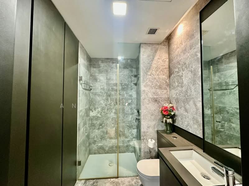 OUE Twin Peaks, 33 Leonie Hill Road, 1 Bedroom, 549 sqft, Condominium For Sale, by Andrew Yong, 500115373 - Bathroom - PropertyGuru.com.sg