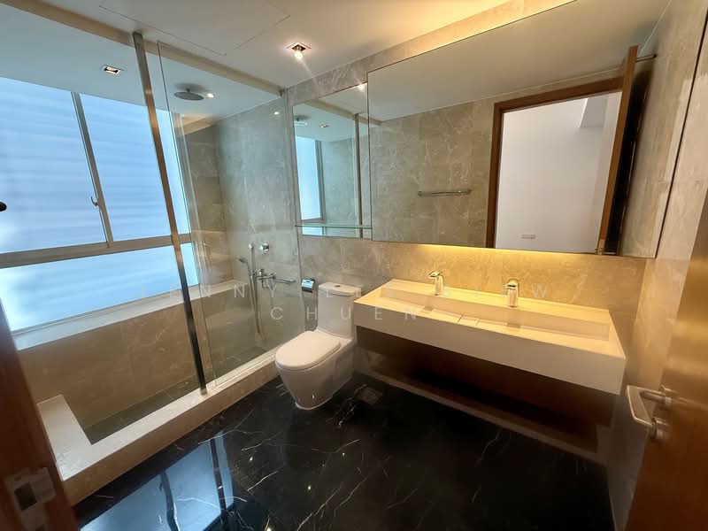 Cabana, 145A Sunrise Terrace, 5 Bedrooms, 2,917 sqft, Cluster House For Sale, by Jenny Lee Siew Chuen, 500115375 - Bathroom - PropertyGuru.com.sg