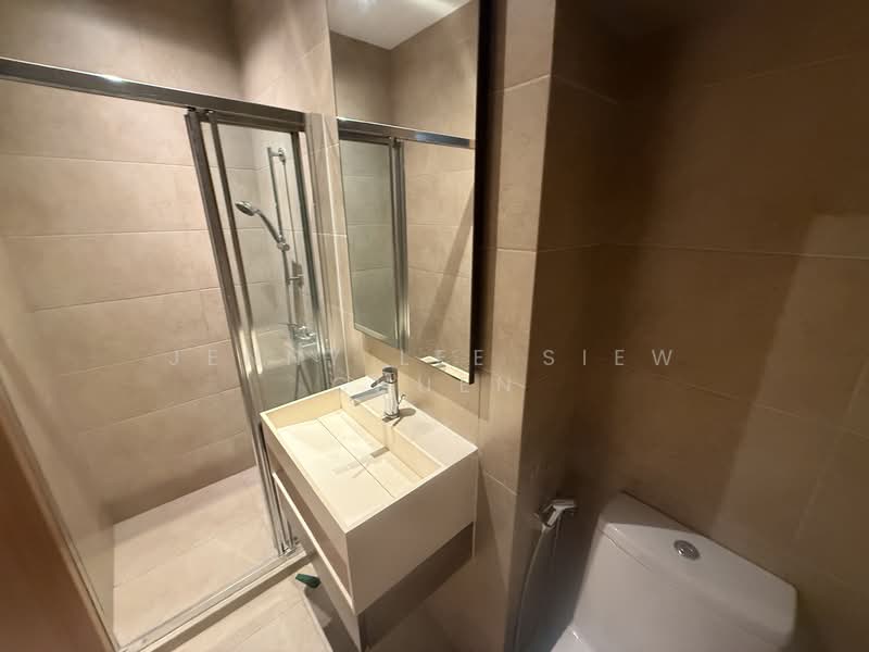 Cabana, 145A Sunrise Terrace, 5 Bedrooms, 2,917 sqft, Cluster House For Sale, by Jenny Lee Siew Chuen, 500115375 - Bathroom - PropertyGuru.com.sg