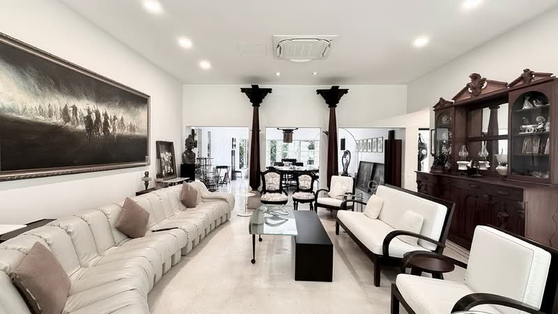 For Sale - Rare GCB In District 10 Exceptional Privacy And Luxury Living