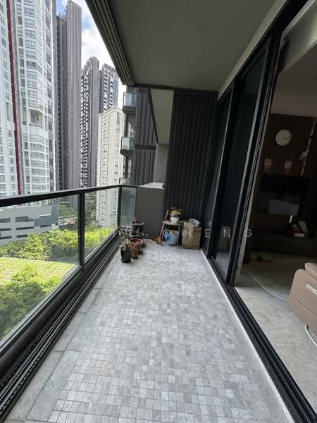 Martin Modern, 8 Martin Place, 3 Bedrooms, 1,087 sqft, Condominium For Rent, by Elsie Cheng, 500115400 - Balcony - PropertyGuru.com.sg